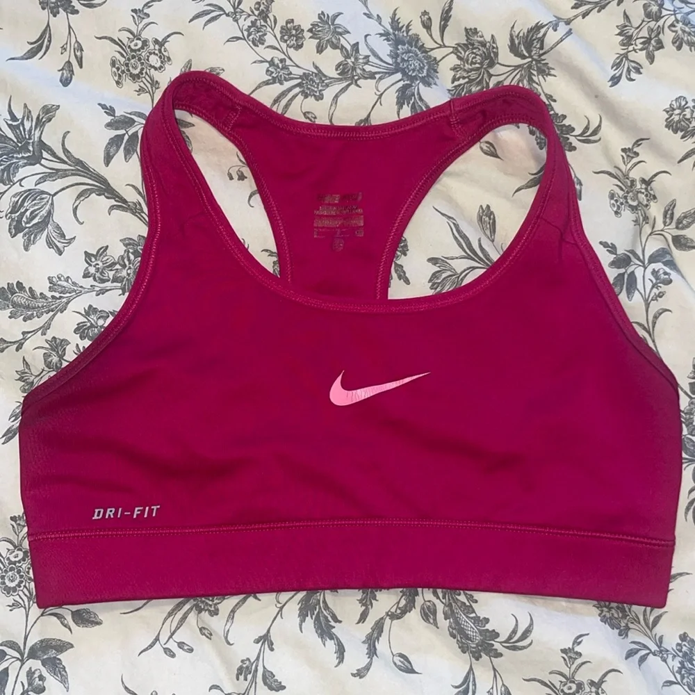Nike Sports Bra - Picture 1 of 2